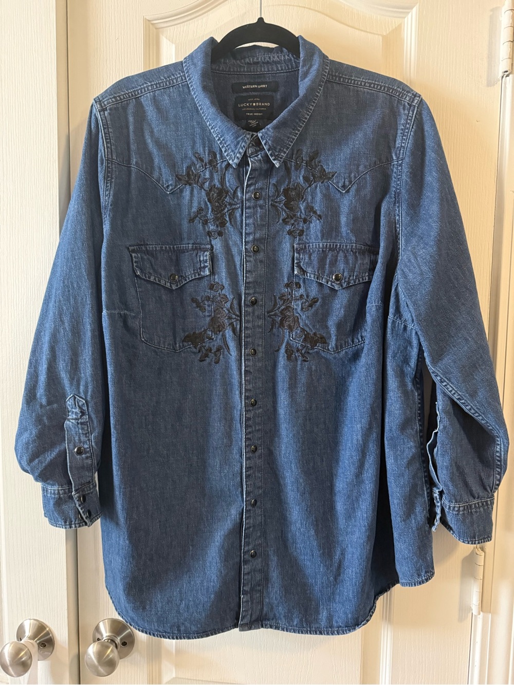 Lucky Brand embroidered indigo women’s plus western shirt with snaps